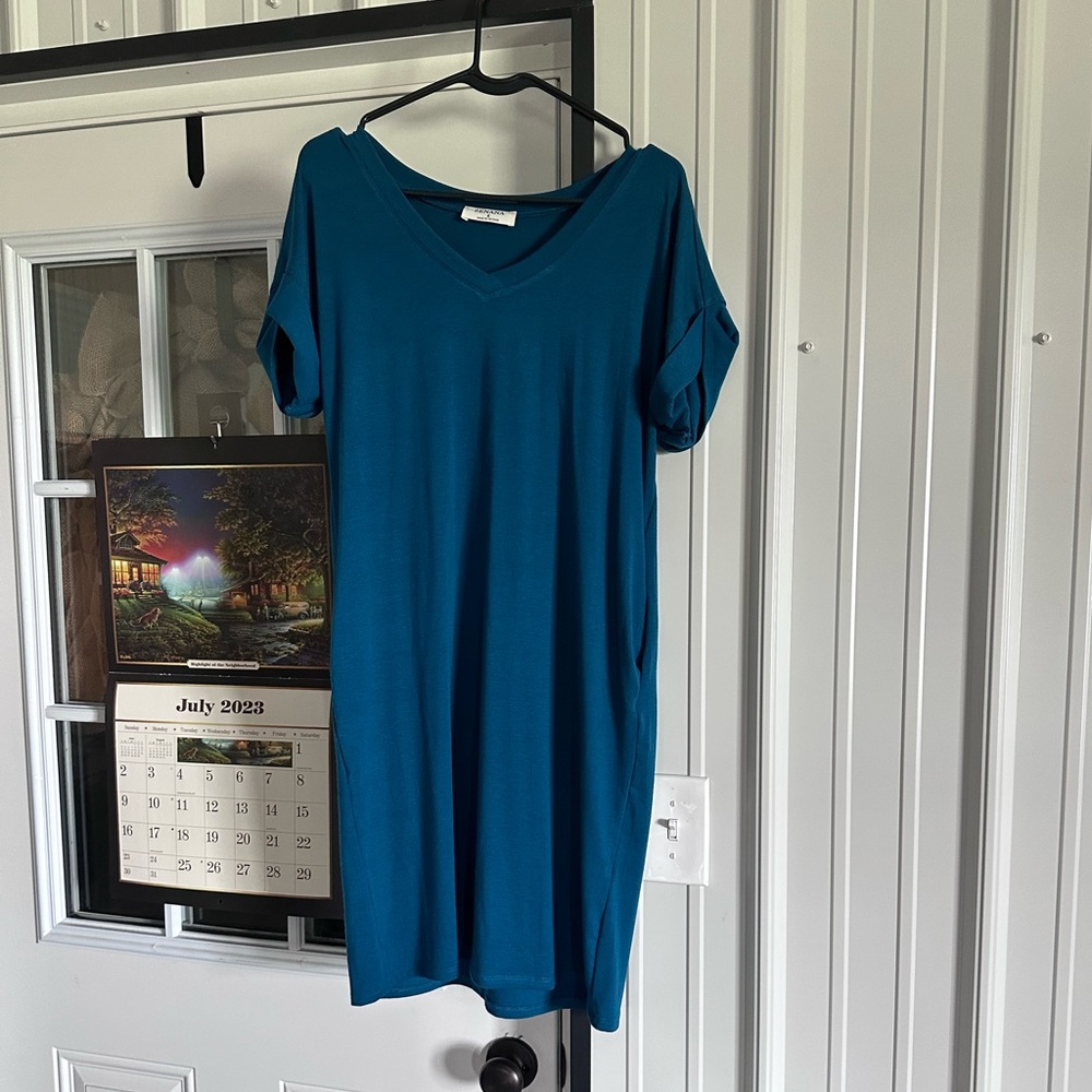 Seagreen t-shirt dress. HOC summer